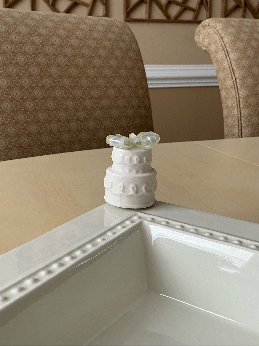 Wedding Cake With Big Floral Bow Topper Platter Decoration
